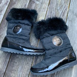 Vintage coach boots with faux fur trim
